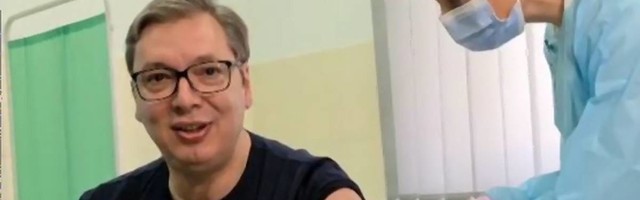 Dočekali smo i taj utorak: Vučić primio kinesku vakcinu u Rudnoj Glavi