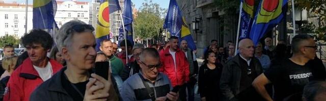 Radnici Pošte na ulici, traže veće plate (VIDEO)