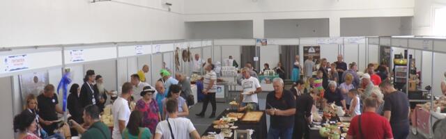 Preko 50 izlagača na „Mlečnom putu” u Gornjoj Gorevnici - posetioci uživali u degustaciji sireva neverovatnih aroma