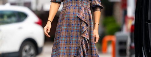 I jesenji trend? Katie Holmes u modelu haljine kakvu je nosila i Monica Bellucci