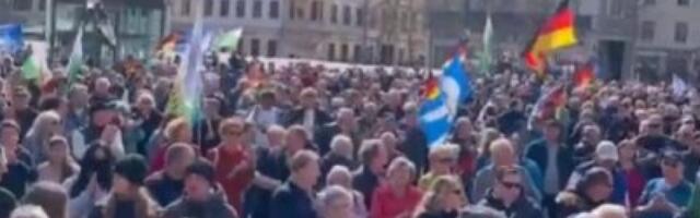 DIPLOMATIJA UMESTO GRANATA: Veliki protest u Nemačkoj (VIDEO)