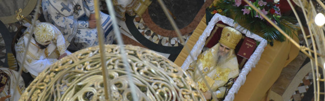 Sahranjen arhiepiskop cetinjski i mitropolit Amfilohije