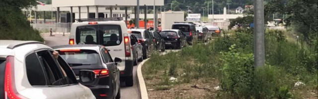 NA OVOM GRANIČNOM PRELAZU SE ČEKA I PO 6 SATI! Koloni teretnih vozila se ne vidi kraj!