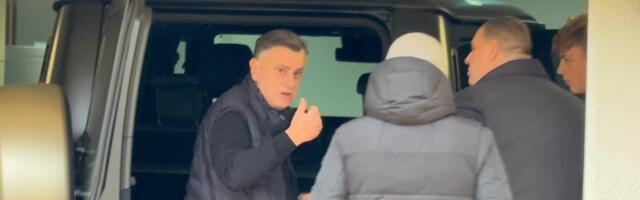 Čolin bivši menadžer SPAKOVAO KOFERE I NAPUSTIO KUĆU: Priča se da je on bio meta napada (VIDEO)