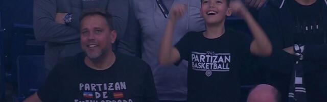 Karlik "pleše" po terenu: Evo kako je do slikovito objasnio i navijač