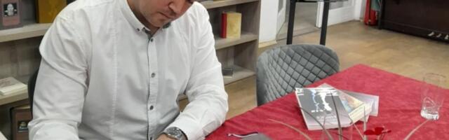 Pisac koji osećaje oblači u reči