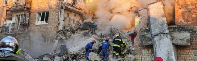 Rusi udarili na Kijev: Poginula i deca, veliki broj povređenih (VIDEO, FOTO)