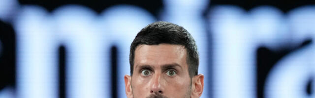 NE MOŽE BOLJE: Novak već brejknuo Italijana!