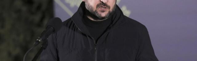 Зеленски; Потребан је већи притисак на Русију, а не на мене