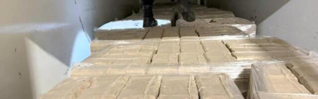 U tovarnom delu kamiona umesto prijavljenih cigareta nađeno BAŠ OVO: Policija odmah reagovala