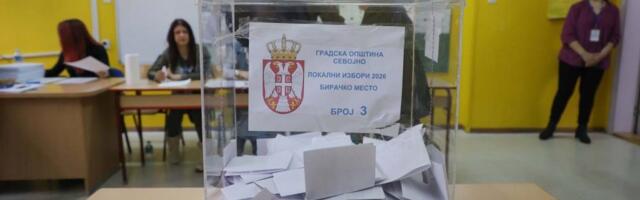Zapisnici i posmatrači otkrivaju: U Kuli masovno fotografisanje glasačkih listića