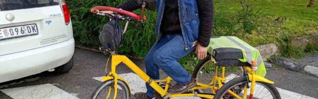 PENZIONER IZ UŽICA ODUŠEVLJAVA SUGRAĐANE: Sam iz hobija napravio trotočkaš i bez problema osvaja strme gradske ulice (FOTO)