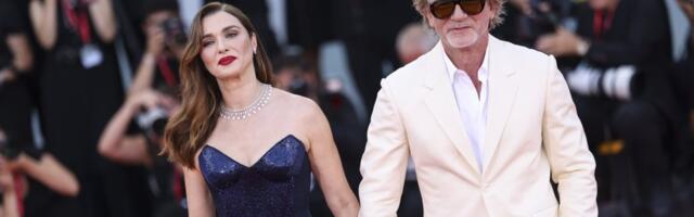 Pravoslavci oduševljeni: Holivudske zvezde na liturgiji na Veliki petak (VIDEO)