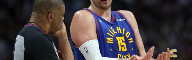 Skandal u NBA ligi! Sudija koji mrzi Nikolu Jokića umalo nasrnuo na trenera (VIDEO)