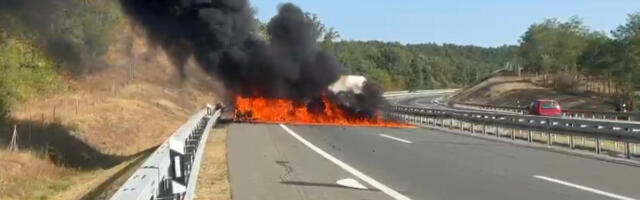 JEZIVA SCENA NA AUTO-PUTU MILOŠ VELIKI  "Ljudi u šoku, neko viče da se sklonimo, jer je moglo eksplodirati svakog časa..."