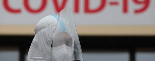 Direktor KCS: Svaki treći inficirani zahteva hospitalizaciju, oko 20 odsto ima težu kliničku sliku