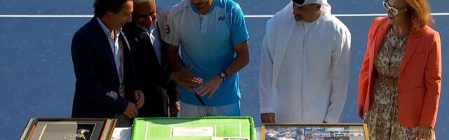 Medvedev dobio meč, Vavrinka dobio simpatije publike u Dubaiju