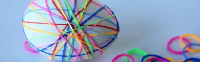 Brza i zabavna vaskršnja jaja s gumicama: Šare kakve želite u nekoliko koraka (VIDEO)