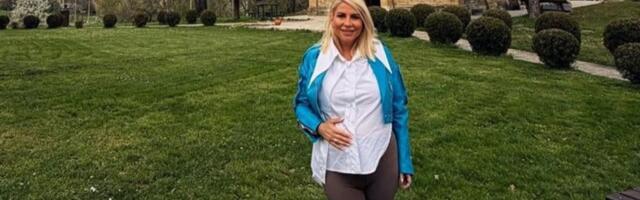 Trudna Dea posetila manastir za praznike: Voditeljka pokazala nestvaran prizor iz svetinje "Čega se bojiš?"