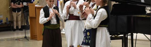 Učenici u Narodnom muzeјu u Beogradu održali koncert tradicionalne srpske muzike