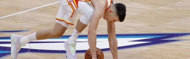 Loša vest iz Šarlota: Bogdanović povredio koleno (VIDEO)