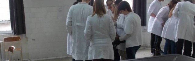 Studenti Medicinskog fakulteta nezadovoljni jer moraju da polažu praktične ispite: ovo je diskriminacija