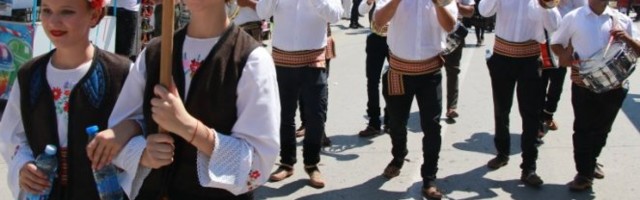 GORI GUČA, SABORAŠI U VATRI! 60. jubilarni Sabor trubača vratio se korenima, iz dragačevske varošice SAMO TRUBA ODJEKUJE/VIDEO/FOTO/