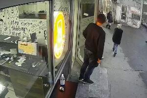 Кад џепарош заврши празних џепова