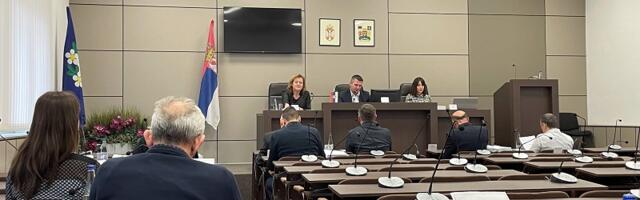 Po 10.000 dinara uskoro na računima svih zaposlenih u lokalnoj administraciji i ustanovama čiji je osnivač Opština Gornji Milanovac
