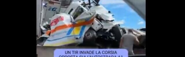 Kamion udario u više vozila: Poginuli ljudi u vozilu hitne, mnogo povređenih (VIDEO)
