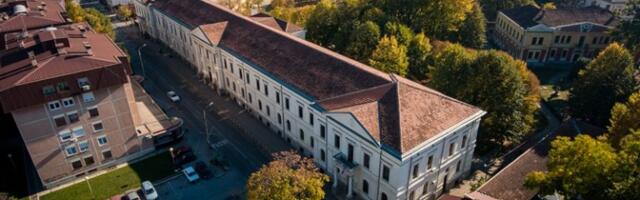 Izložba  U duhu Kraljice Marije - 125 godina od rođenja  u Srednjoj stručnoj školi "Knez Aleksandar Karađorđević"