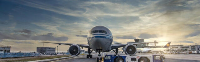 DRAMA NA AERODROMU: Putnički avion skliznuo s piste!