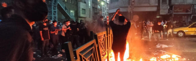 Иран искључен са интернет мреже док расту протести у Техерану