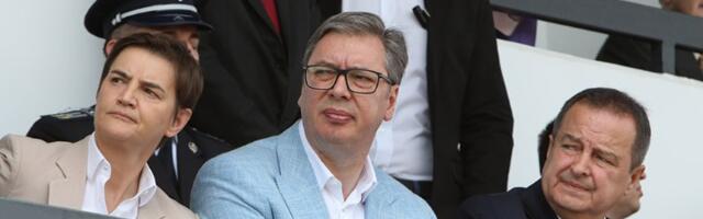 Vučić naterao Dačića da ode u bolnicu