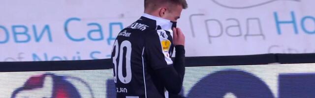 Fudbaler Partizana, u suzama, morao da napusti teren u prvom poluvremenu