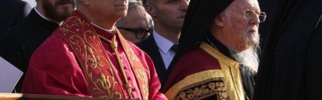 "ORUŽJE DA UTIHNE ODMAH": Oglasio se papa i uputio jake reči na pravu adresu