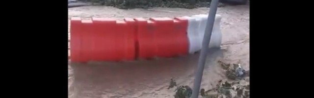 POPLAVA Voda kulja i sliva se ka Autokomandi (VIDEO)