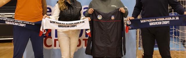 SPEKTAKL ŠKOLSKOG SPORTA: Ratko i Andrea delili medalje najuspešnijim đacima!