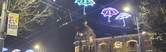 Veliki broj Beograđana u centru grada, iako nema zvaničnog dočeka Nove godine