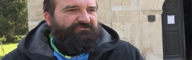 CRKVENA KUHINJA POMAŽE I TOKOM VANREDNOG STANJA! Paketi sa namirnicama i sredsvima za higijenu za najugroženije  (Video)