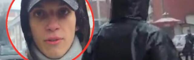 BLOKADERI KAO PARAVOJSKA ORDINIRAJU PO BIRAČKIM MESTIMA: Pogledajte snimak iz Bajine Bašte! Nosi "motorolu" i unosi se u lice građanima (VIDEO)