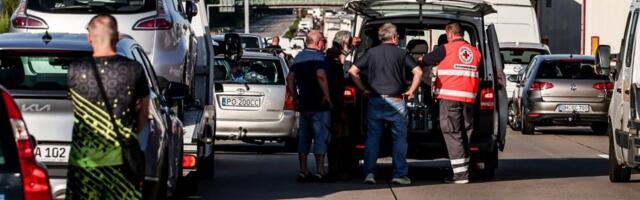 Vrućina deformisala asfalt u Nemačkoj, u Tiringiji vodom hlade kolovoz (FOTO)