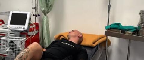Desingerici pozlilo nakon nastupa u Budvi! Hitno mu ukazana lekarska pomoć