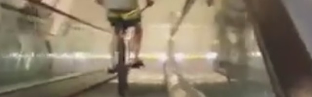 Građani se nisu snašli sa prvim pokrenim stepenicama u državi (VIDEO)