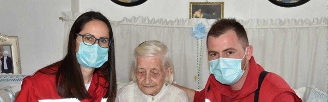 Ilona (107) je najstarija Novosađanka koja je primila revakciju i treba da nam svima bude primer