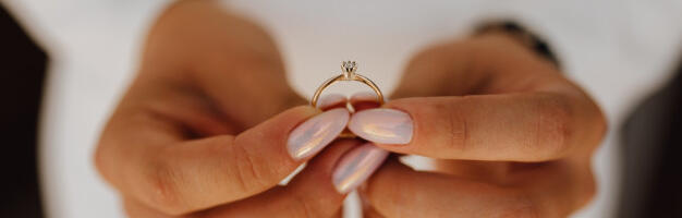 Kupila prsten na buvljaku za “siću”, prodala ga za skoro milion evra: Juvelir se šokirao kada ga je video