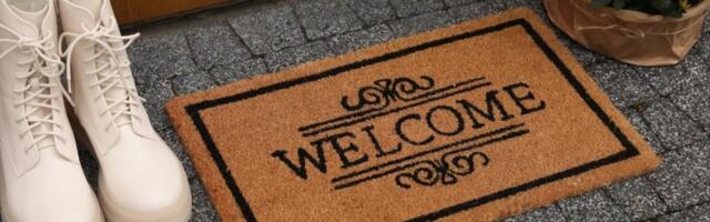 Stavite ovo ispod otirača i nećete znati šta ćete sa parama (FOTO)