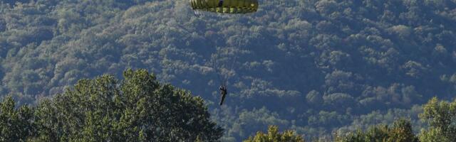 Obuka u 63. padobranskoj brigadi za skokove novim padobranom RA-1