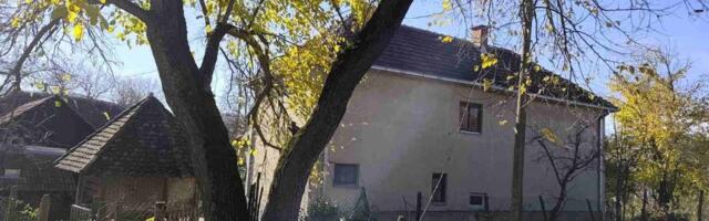 Ubio oca i sina u dvorištu kuće: Potvrđena optužnica za teško ubistvo (FOTO/VIDEO)