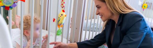 "Kako je moguće da je neko ovakve anđele ostavio?" Ministarka Stamenkovski posetila mališane u Zvečanskoj: Naša je dužnost da im pružimo sigurnost, brigu i nadu